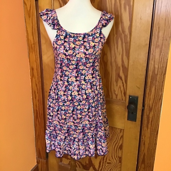 Bright Floral Feminine Ruffled Sun Dress - Picture 6 of 12